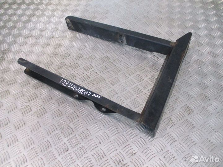 Кронштейн лесенки за кабиной MAN 81429025389