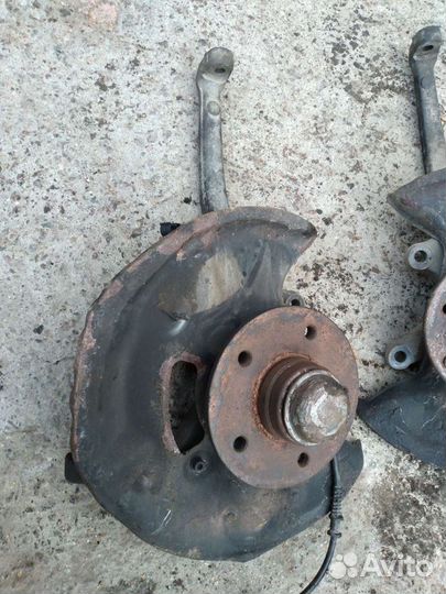 Поворотный кулак Mercedes W202