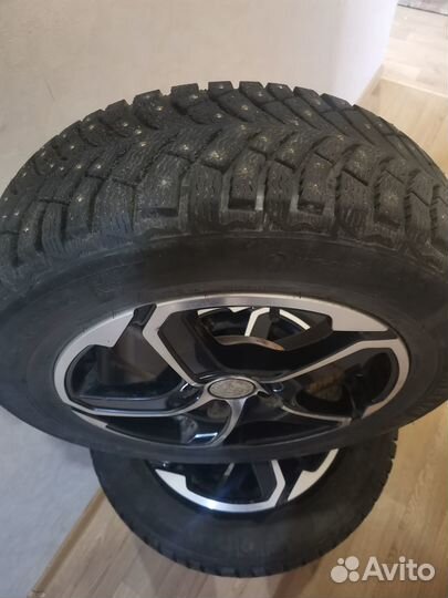 Michelin X-Ice North 4 185/65 R15 92T