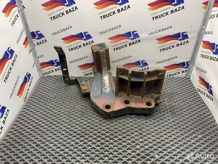 Кронштейн двигателя передний правый