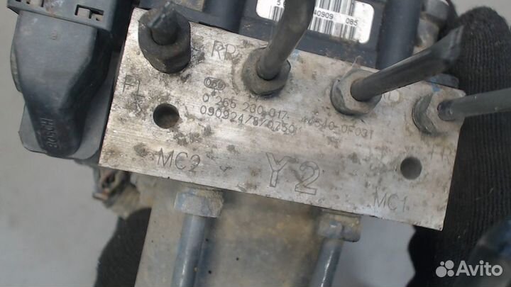 Блок абс, насос Toyota Verso, 2009