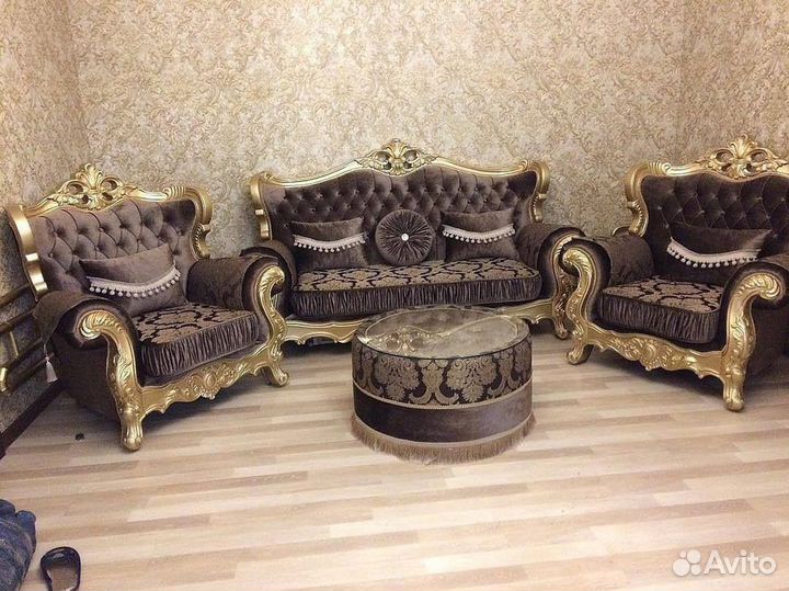 Диван с креслами барокко