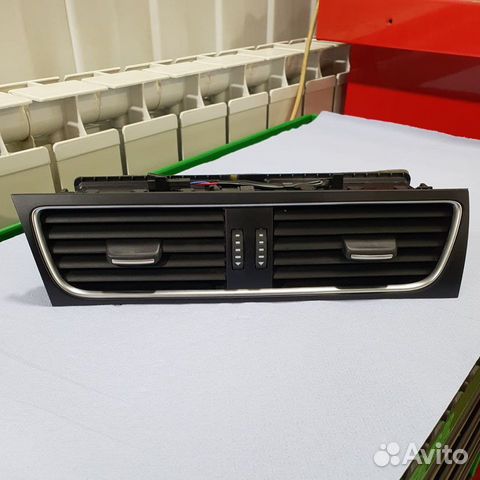 Дефлектор воздуха центральный Audi 8T1820951C