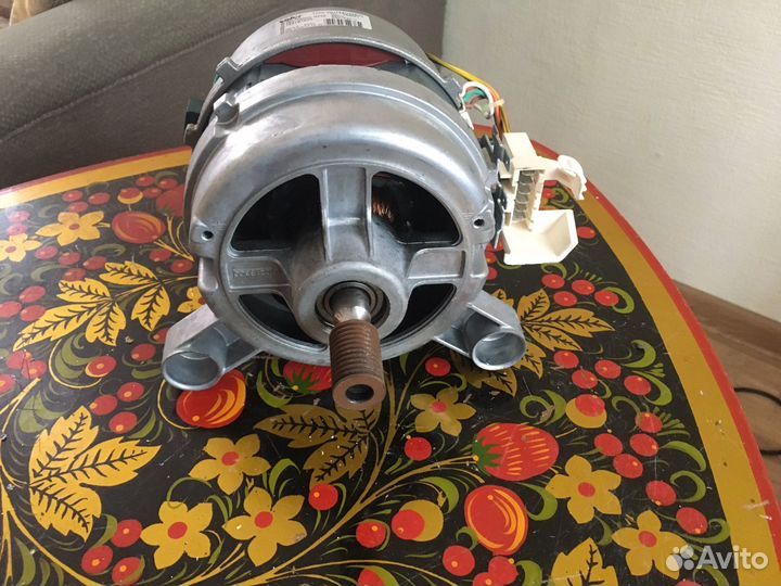 Двигатель от стиральной машины