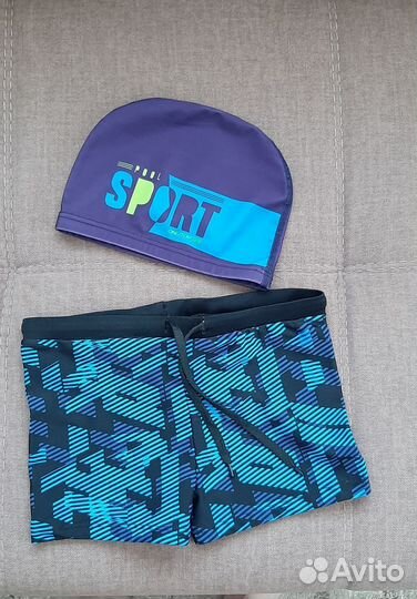 Шапочка и плавки для бассейна