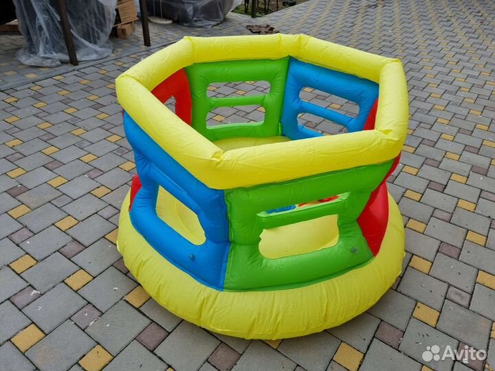 Надувной игровой центр