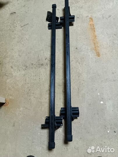 Поперечный на крышу авто. Багажник