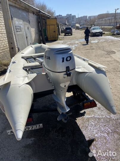 Моторная лодка