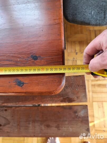 Деревянный стол