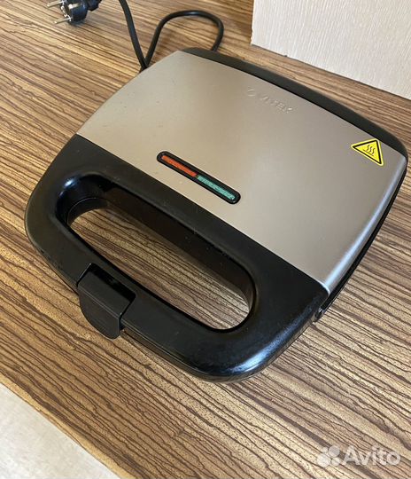 Сендвич - тостер Vitek