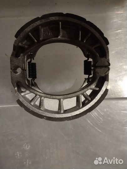 Тормозные колодки для скутера радиус 12