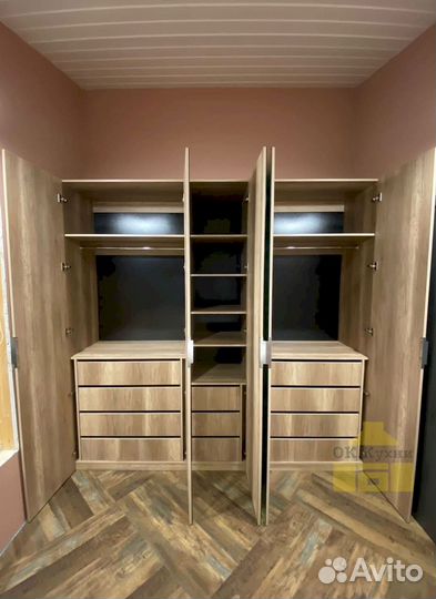 Шкаф купе с зеркалом