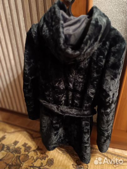 Шуба мутоновая с капюшоном 46