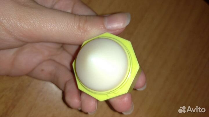 The body shop lip juicer бальзам для губ