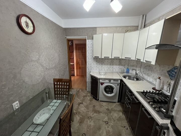 3-к. квартира, 65 м², 4/9 эт.