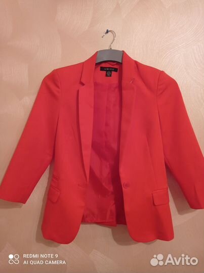 Пиджаки Жакеты свитера блуз костюмы жен.44 46 р