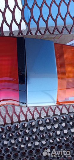 Grand Hiace/Granvia оригинал новый фонарь правый