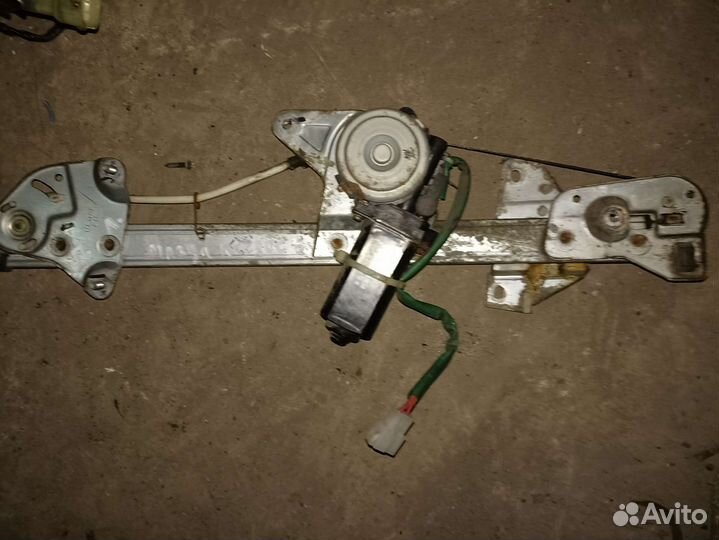 Стеклоподъемник передний левый Mazda xedos 6