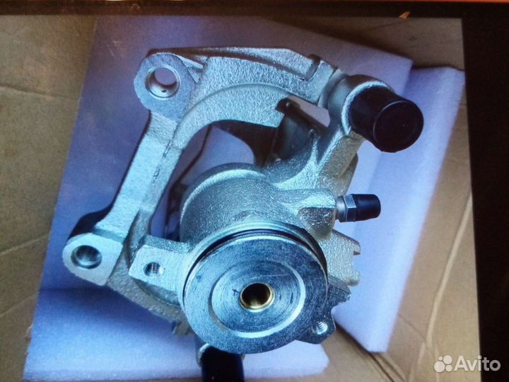 Задний тормозной суппорт Volkswagen Tiguan 2