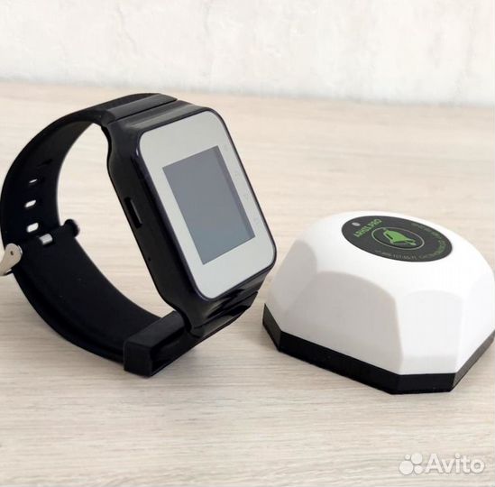 Кнопка вызова официанта, часы-пейджер персонала