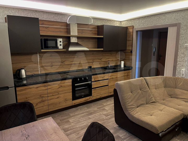 2-к. квартира, 50 м², 3/17 эт.