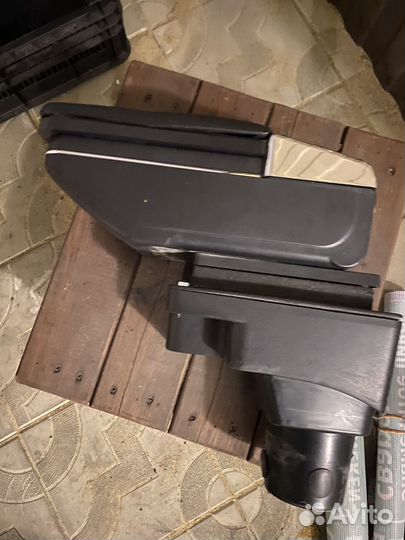 Подлокотник