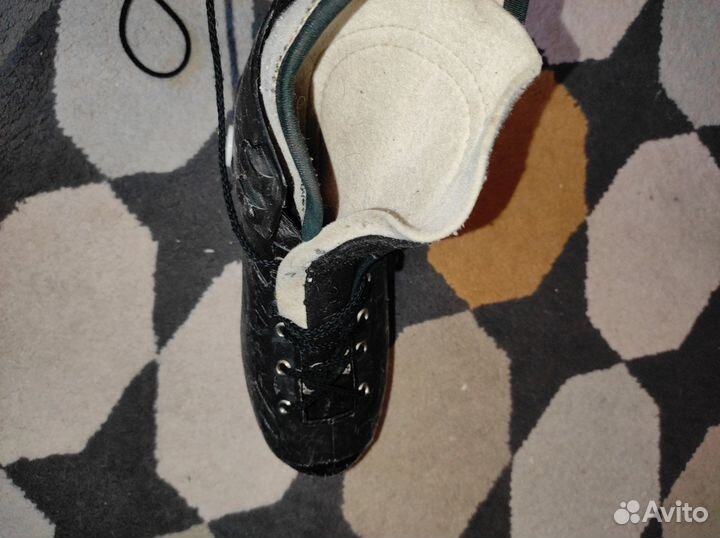 Коньки хоккейные