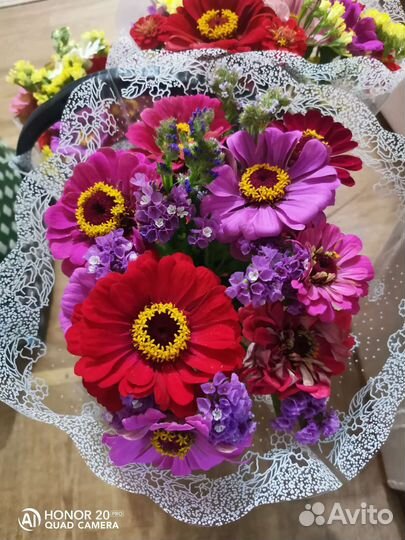 Букеты живых цветов
