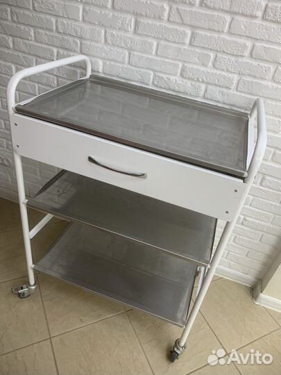 Тележка для мастера косметолога, массажиста и тд