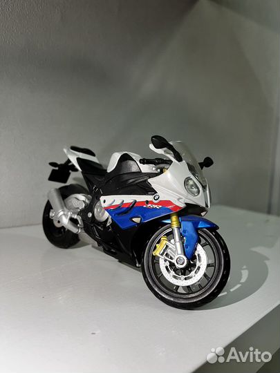 Коллекционная модель мотоцикла BMW S 1000RR