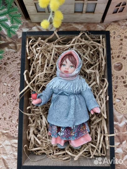 Ватная игрушка. Девочка с птичкой