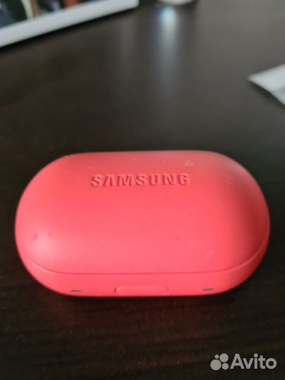 Беспроводные наушники Samsung SM-R140 Gear IconX