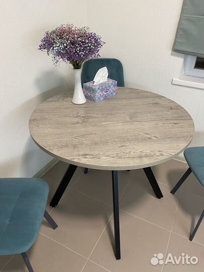 Кухонный стол