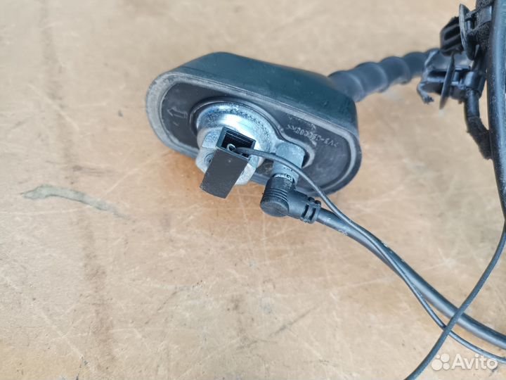 Антенна на крышу с проводом Kia Cerato 2008-2013 г