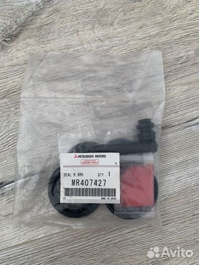 Mitsubishi Motors MR 407427