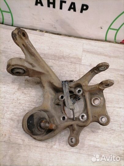 Цапфа задняя левая Toyota Avensis T25 2AZ-FSE