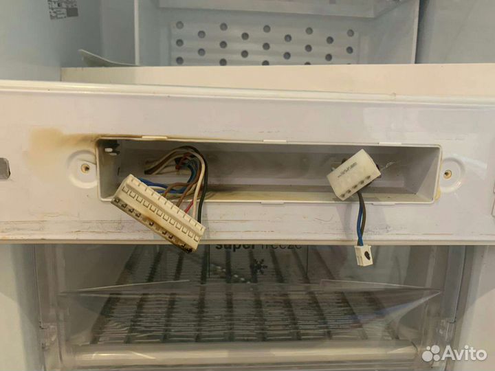 Холодильник Aricton