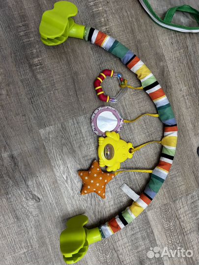 Дуга с игрушками детская