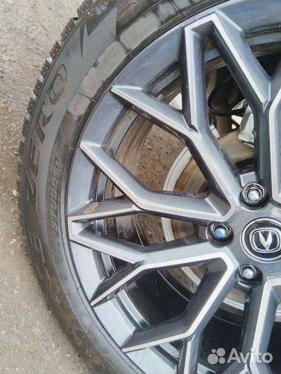 Pirelli Ice Zero 235/55 R20 105