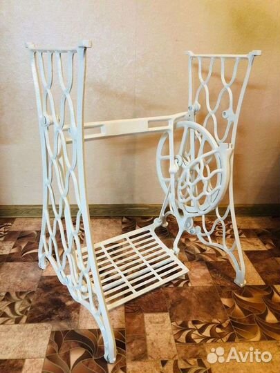 Ажурная станина от швейной машинки