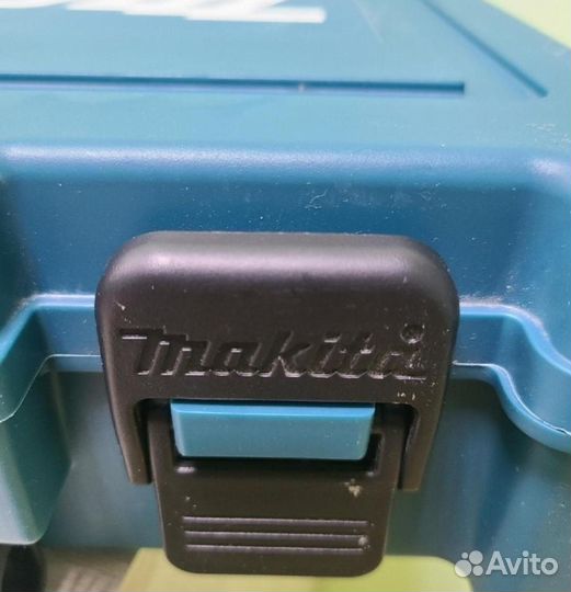 Перфоратор Makita HR2470. Новый