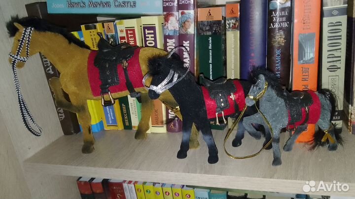 Три новые фигурки статуэтки лошади,игрушки