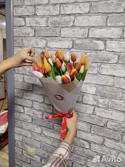 Тюльпаны праздник