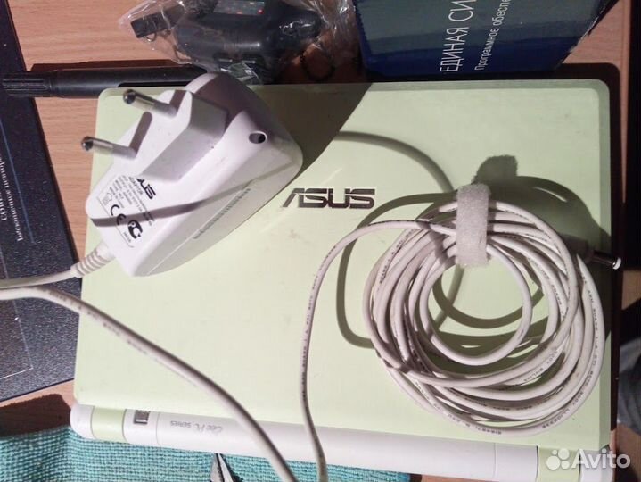Продам нетбук asus