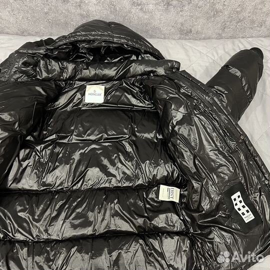 Пуховик Moncler