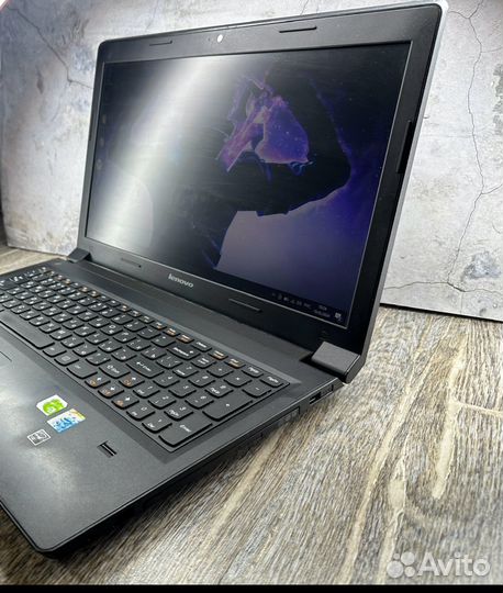 Lenovo i3-4000M/Nvidia 720M/6 озу/SSD/15'6