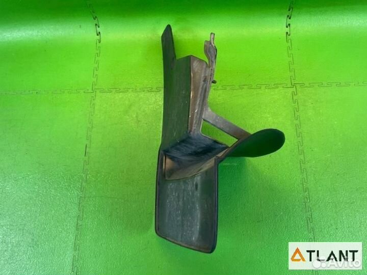 Брызговик задний правый toyota land cruiser