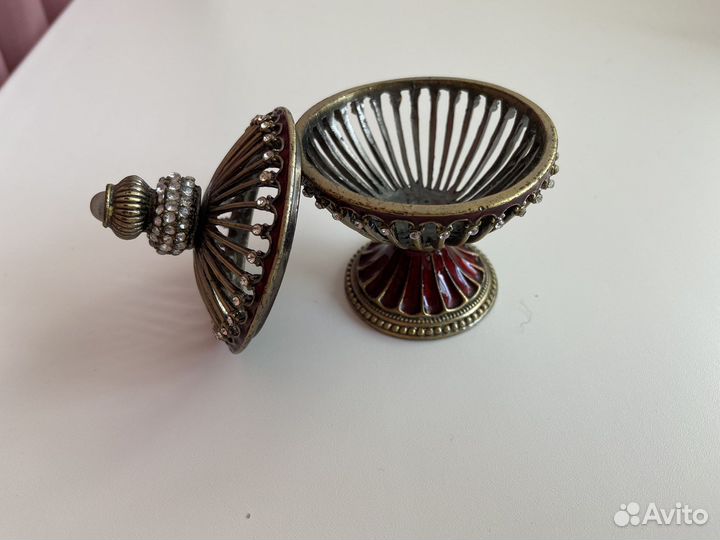 Шкатулка со стразами