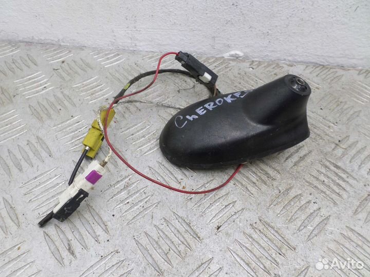 Антенна Jeep Grand Cherokee 4 (WK2) P05064861AC