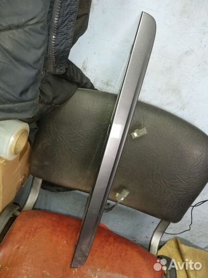 Накладка крышки багажника Киа Рио 1